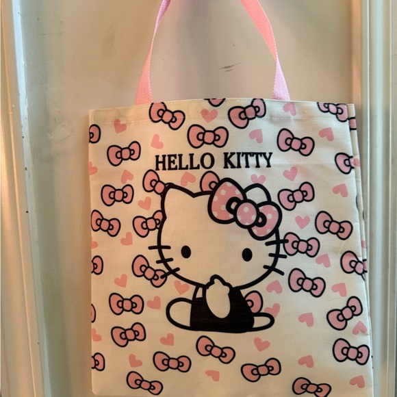 New Hello Kitty Tote Bag - Picture 8 of 9